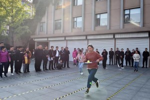 重大来袭“够级里两个三挂大虎谁能打”其实真的有挂