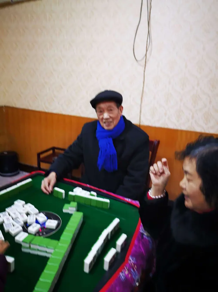 我来教大家“开心跑胡子有没有挂”其实是有挂-第1张图片