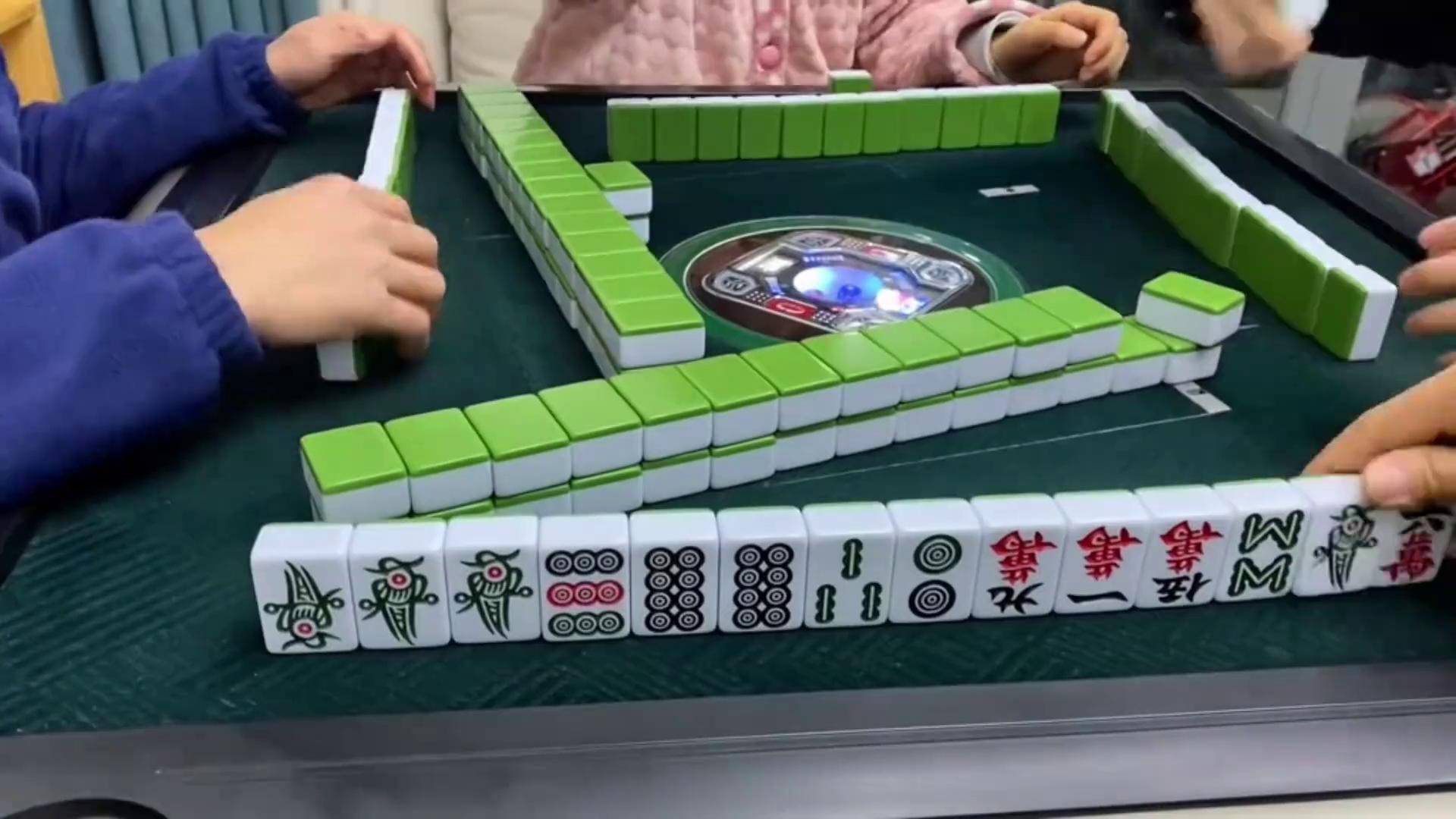 今日教程“天天贵阳麻将开挂神器下载”详细开挂玩法-第1张图片