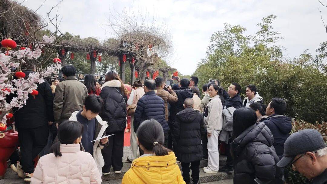 玩家综述“八方比鸡挂	”太坑人了,真的有挂-第1张图片