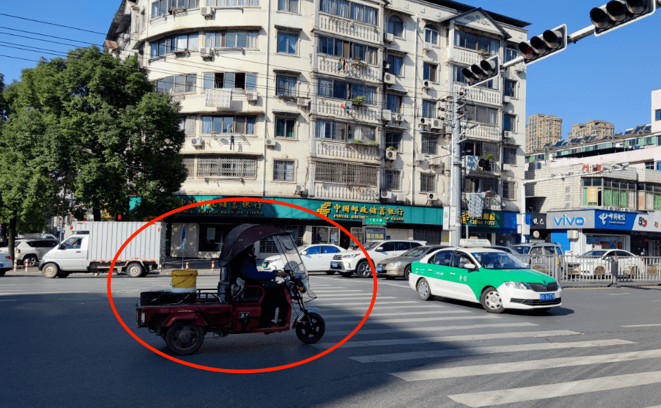 给大家通报一下“万能开挂器中至九江”(其实有挂)-第2张图片