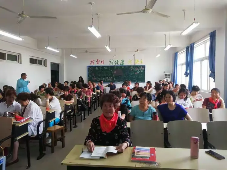 我来教大家“牵手跑得快有挂吗”(其实有挂)-第1张图片