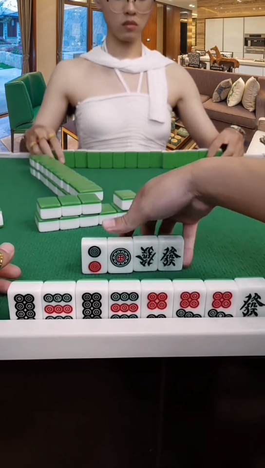 实测教程“四川蜀山麻将怎么让系统给你发好牌”外卦神器下载安装-第1张图片