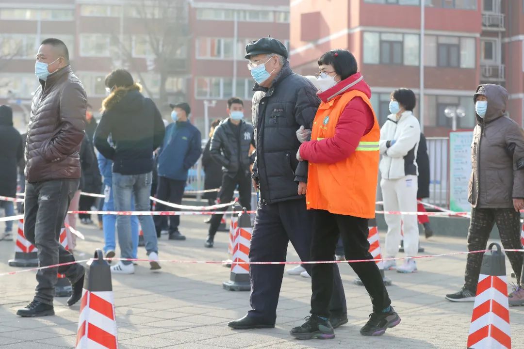 “郑州现家庭聚集感染	” 郑州一家三口均被感染？-第2张图片